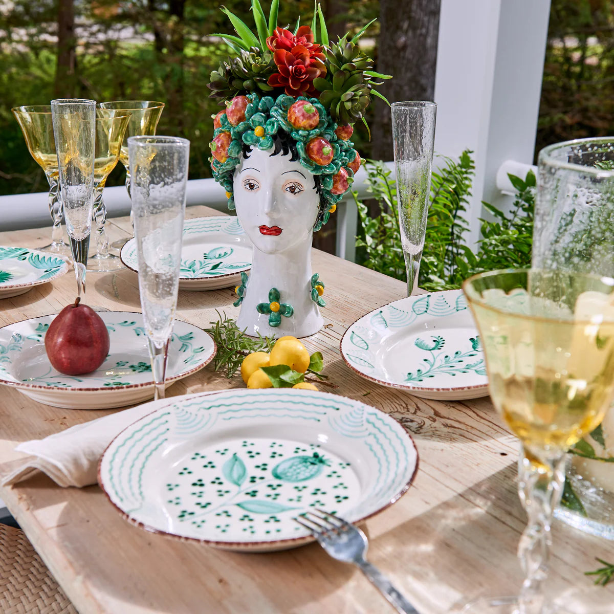 Casa Nuno Green and White Dinner Plate, 2 Flowers/Waves