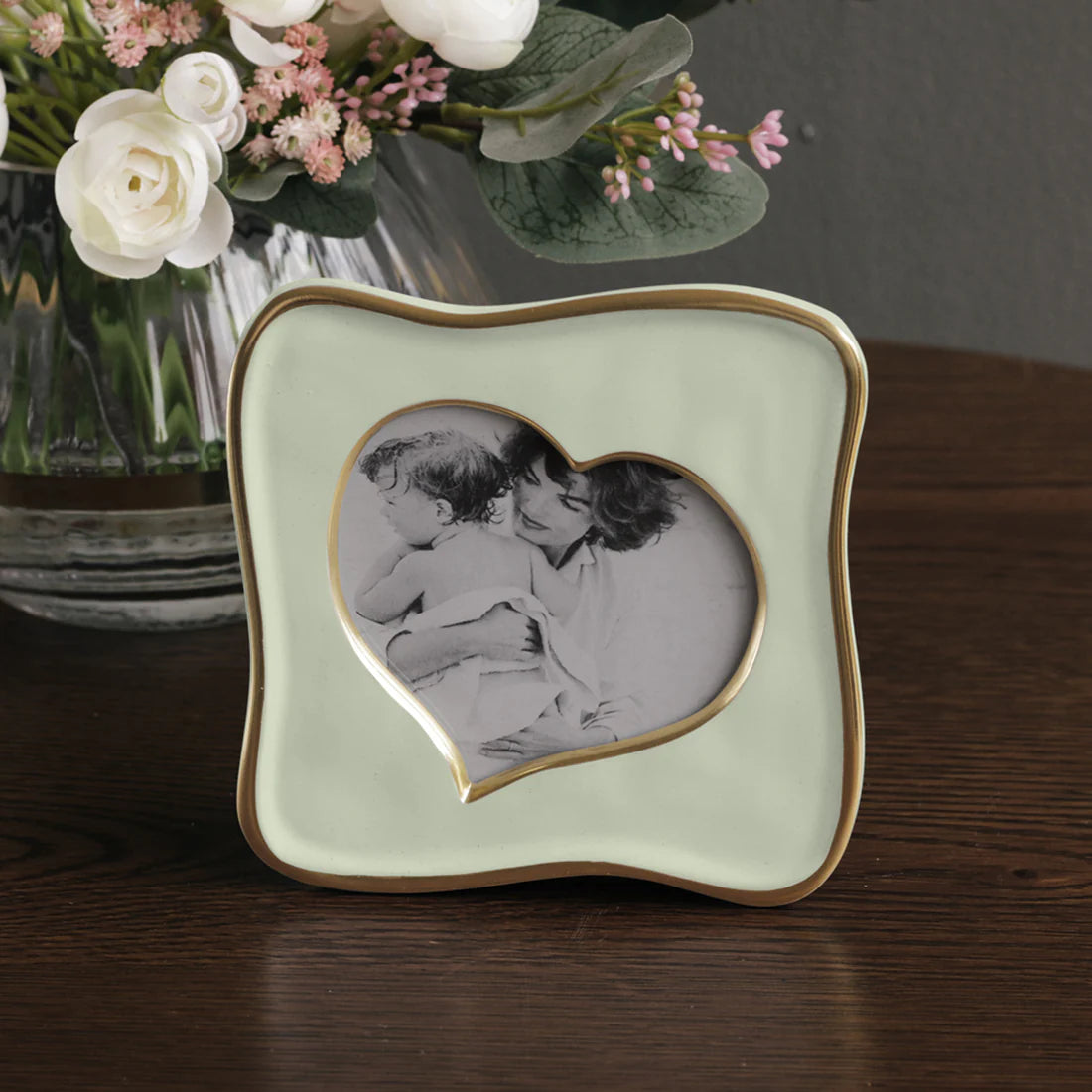 Encanto Curved Heart 5 x 5 Frame | Pistachio
