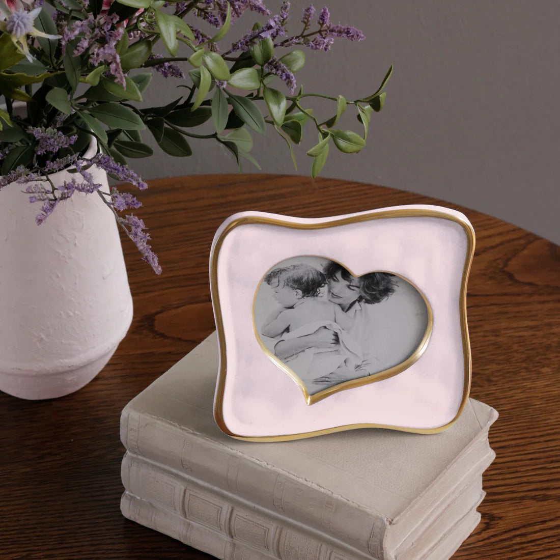 Encanto Curved Heart 5 x 5 Frame | Camellia