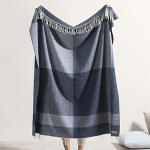 Hampton Plaid Throw - Navy