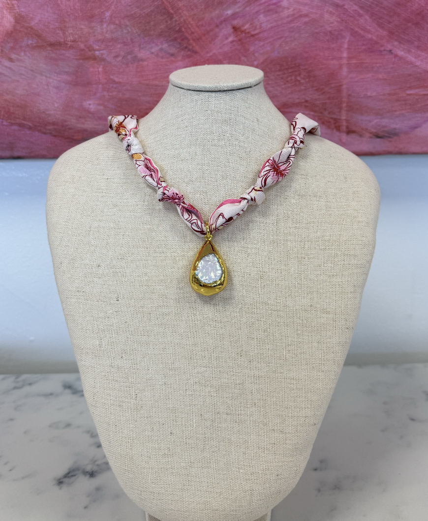 Pearl and gold tear drop scarf necklace